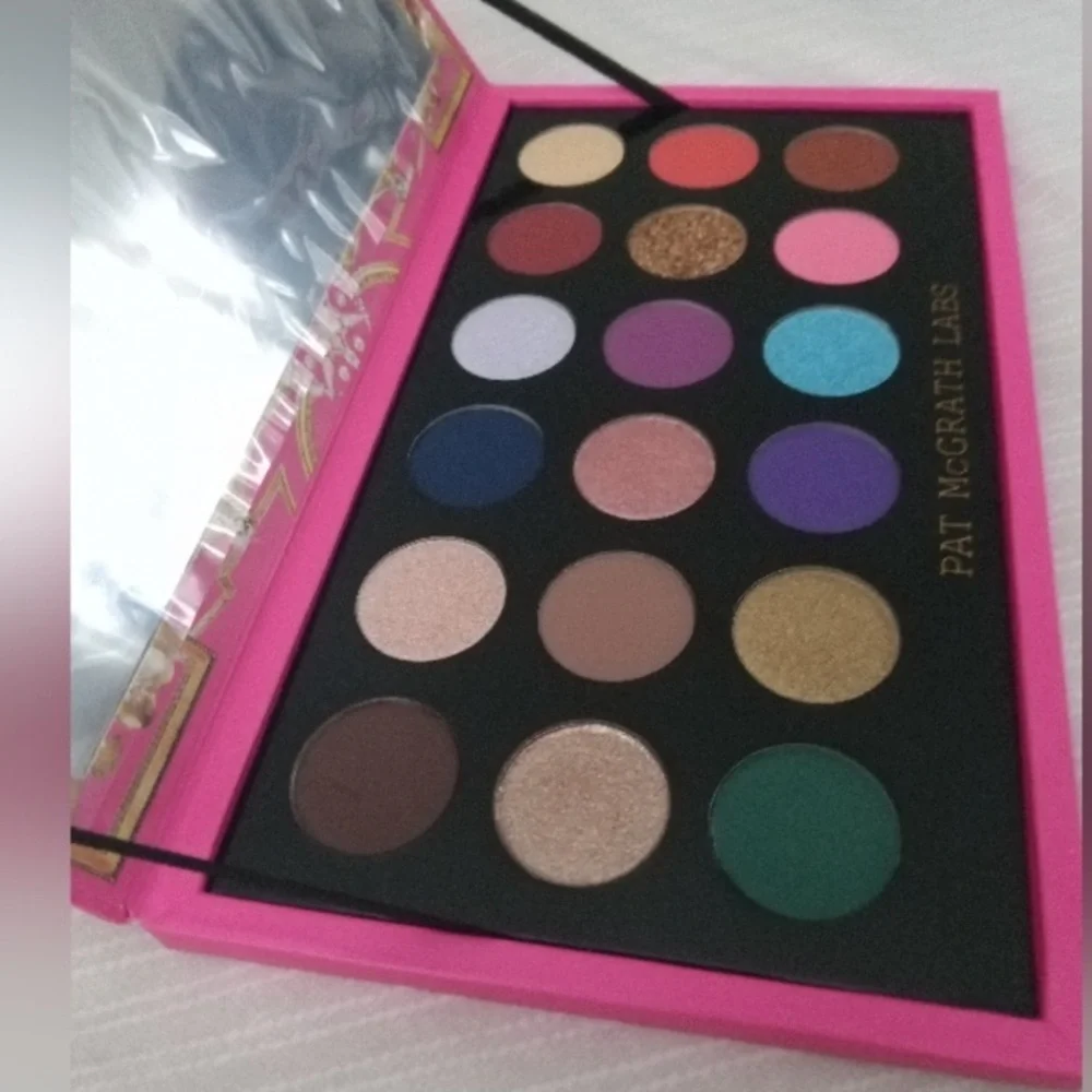 NEW! Pat McGrath MTHRSHP Mega: Celestial Nirvana Eyeshadow Palette - Picture 3 of 10